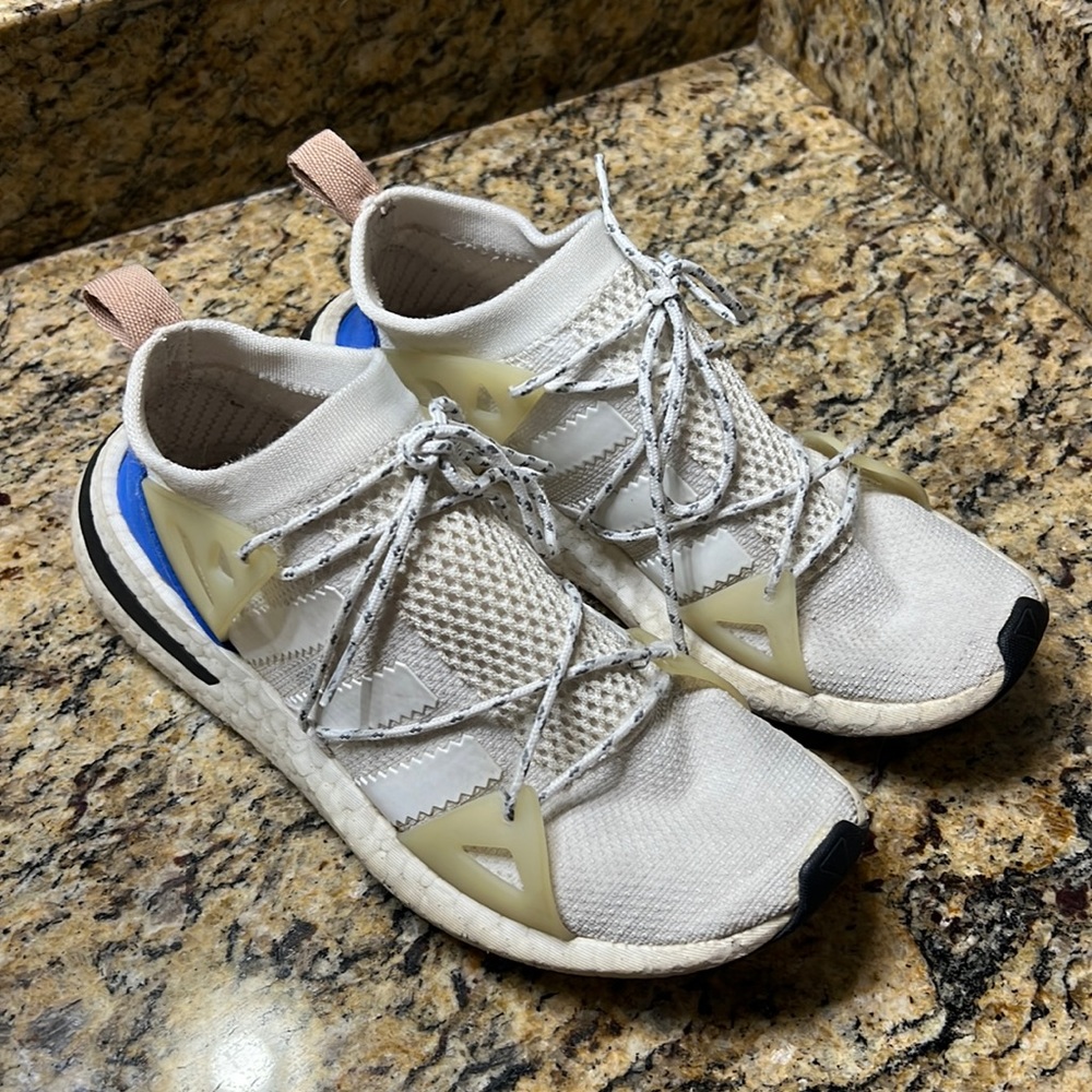 Women’s Adidas Tennis Shoes